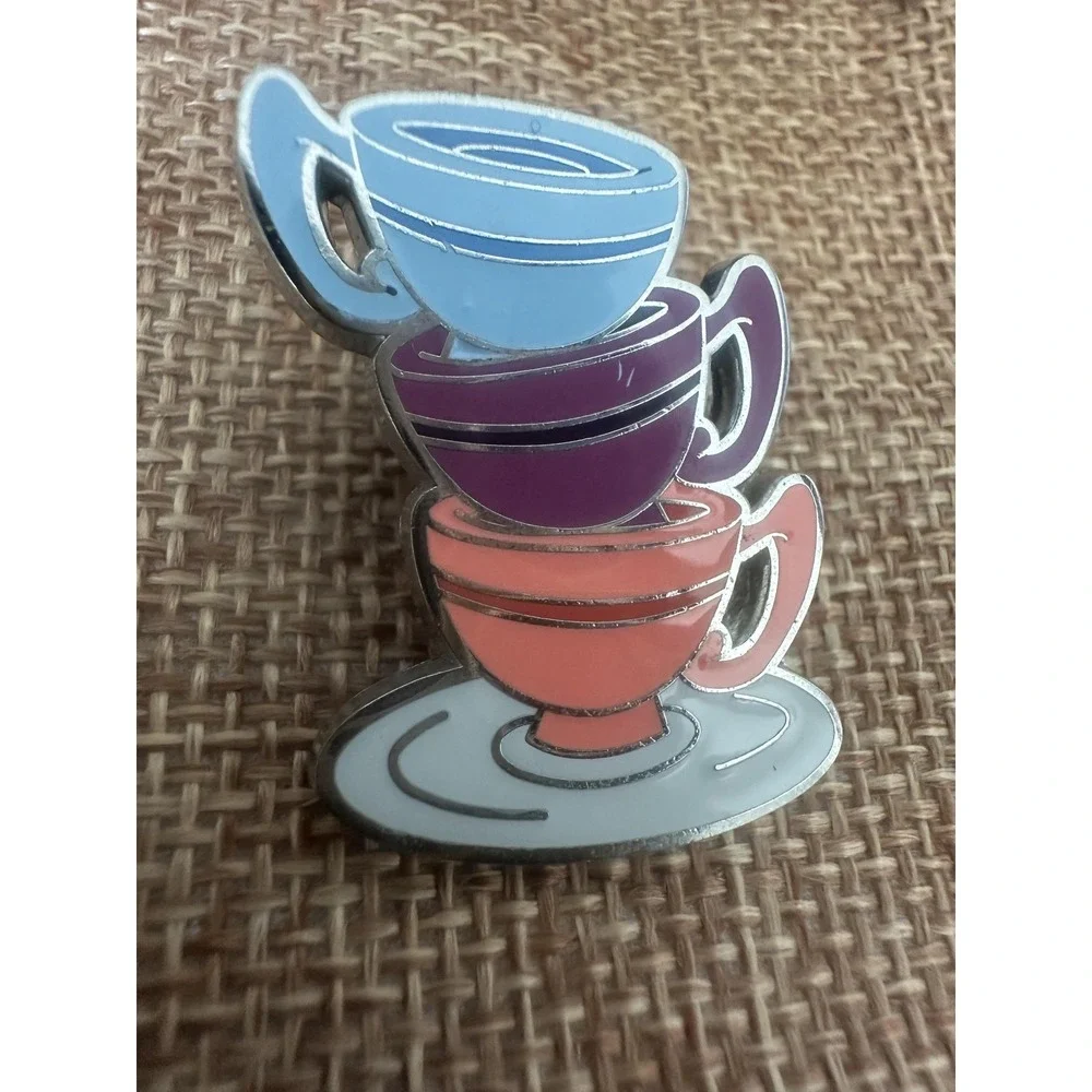 Disney Parks Mad‎ Tea Party Stacked Teacups Trading Pin 2017 Alice Wonderland